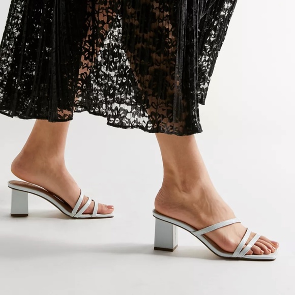 URBAN OUTFITTERS UO Strappy sandal heels - Picture 1 of 7
